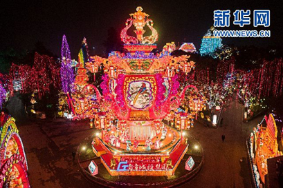 中国千年彩灯照亮世界笑脸